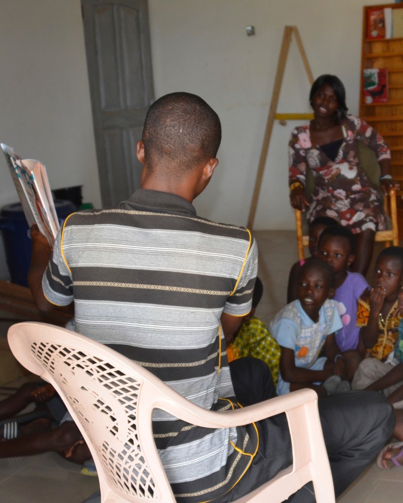 Thomas Reading to Class 2